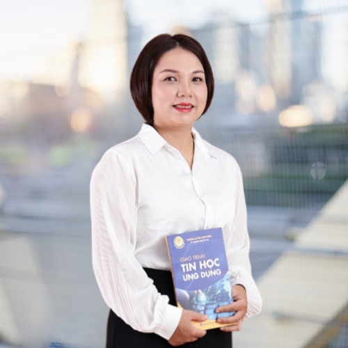 Cô: Lê Thị Hào